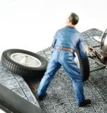 Figur: Bugatti T59 Mechaniker Radträger - Blaue (1:18)